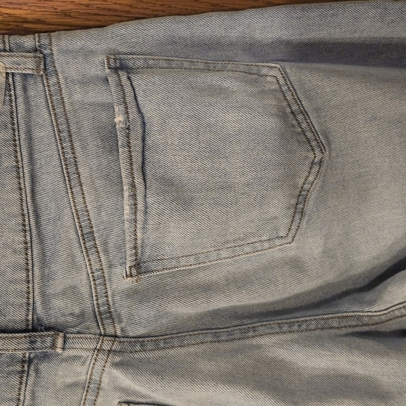 SO Blue Jeans Ankle Cropped Distressed Denim Light-Wash Blue Juniors size 9 - Picture 8 of 12